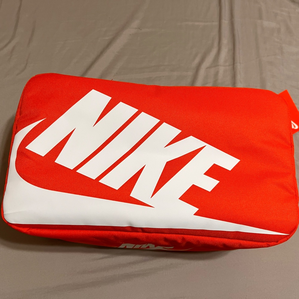 NIKE shoebox bag